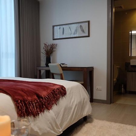 One Uptown Residence Тагиг Экстерьер фото